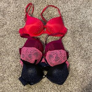 34A Victoria’s Secret bras 3 bombshell 1 very sexy